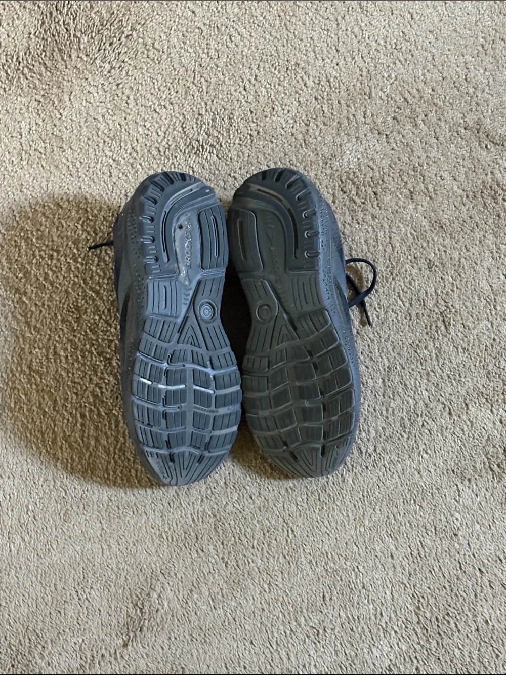 Womens  Brooks black Running Sneakers